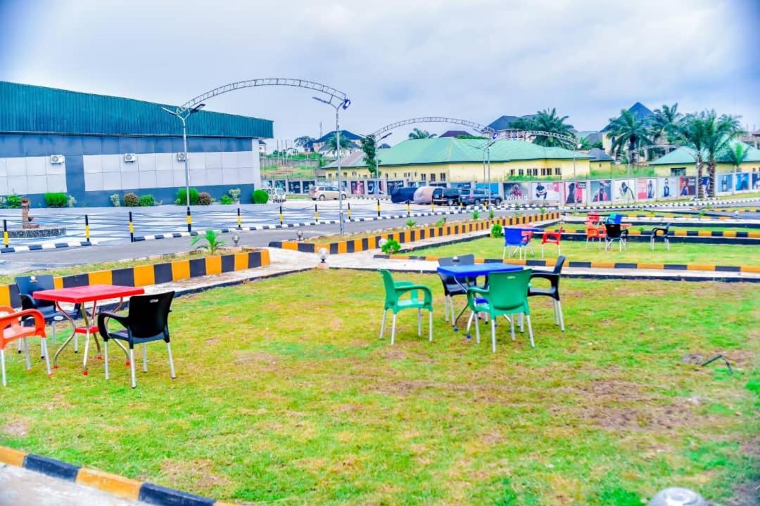 Murphy'S Mansion Resort Umuahia Exteriér fotografie